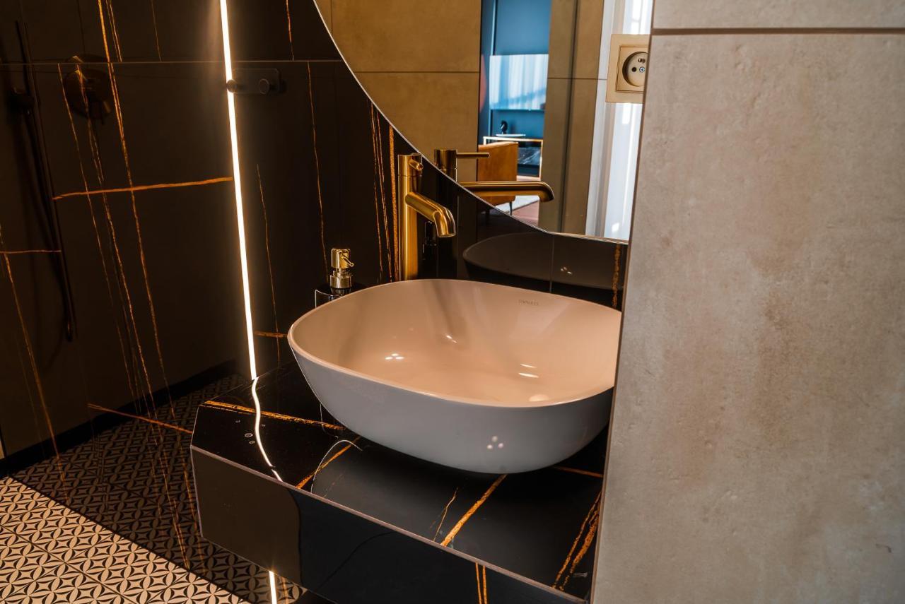 Apartament Plaza Tower 14 Pietro เคียลเซ ภายนอก รูปภาพ